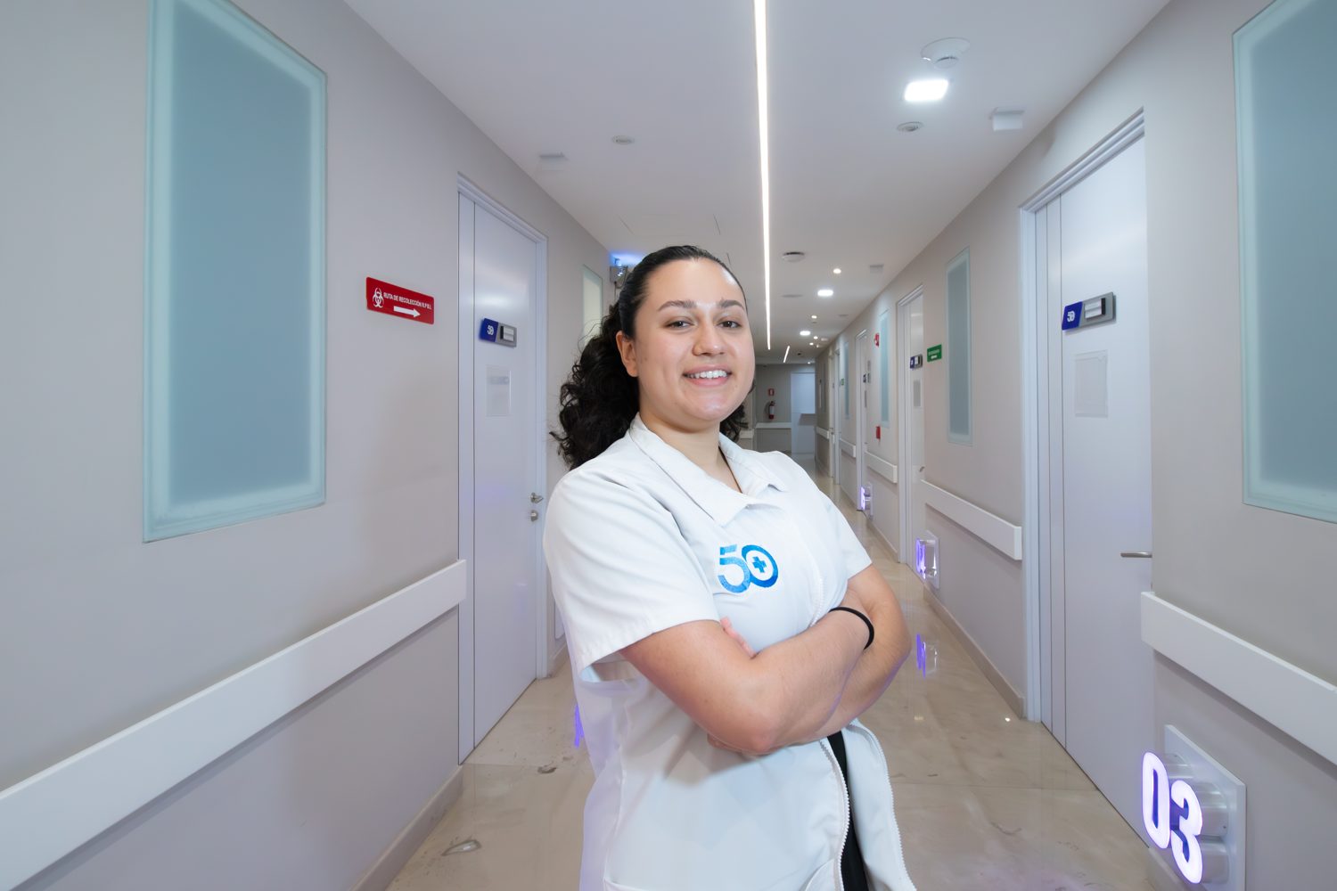 Personal de enfermería de 50 Doctors en el área de consultorios