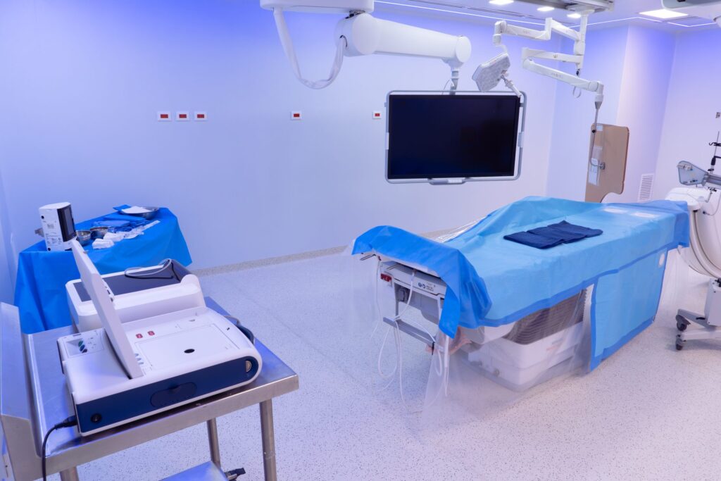 Sala de la nueva área de hemodinamia del Hospital del Corazón by 50 Doctors