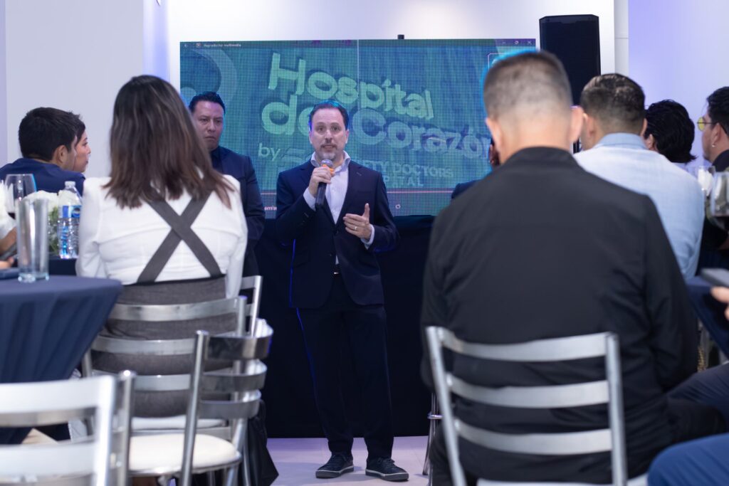 Mensaje a los invitados durante la inauguración del Hospital del Corazón by 50 Doctors