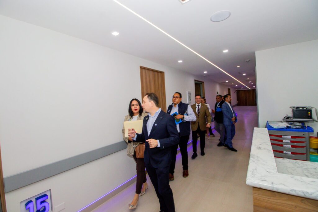 Recorrido por las instalaciones de 50 Doctors Angelópolis